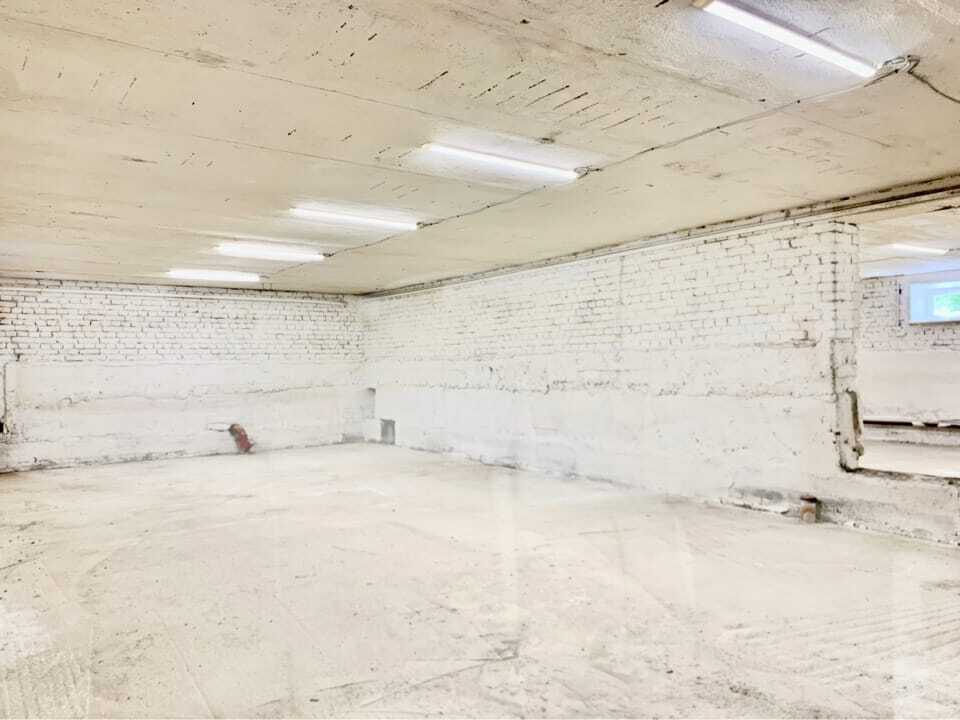 Варшавская ул., 32